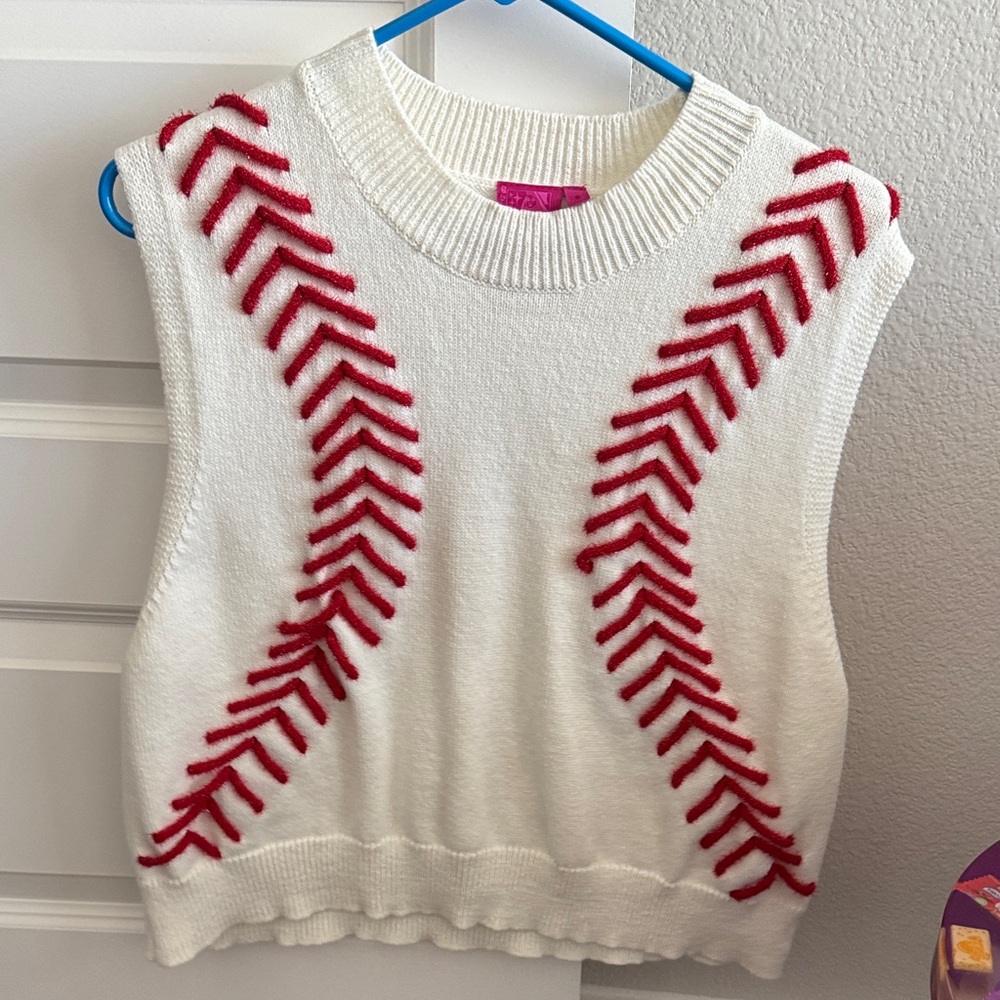 QUEEN OF SPARKLES White Knit Sleeveless Crew with Red Stitching
